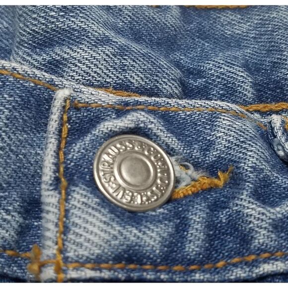 VINTAGE Levi's 550 Light Wash High Rise Mom Jeans - Picture 9 of 10